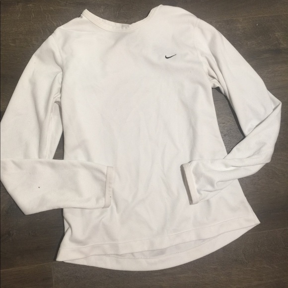 nike athletic long sleeve
